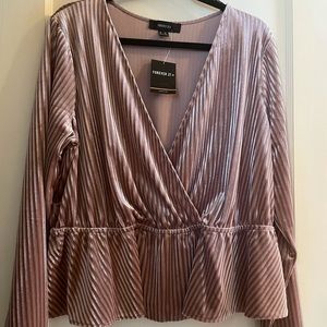 Mauve velour wrap top. 3x